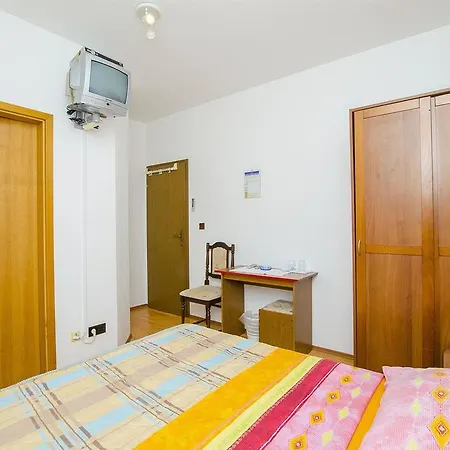 And Iva Apartman *