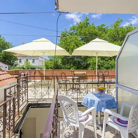 And Iva Apartman