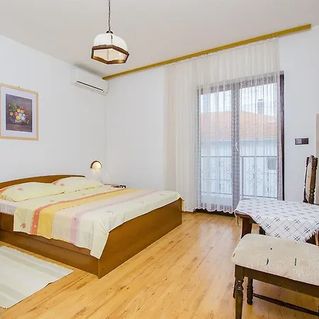And Iva Apartman