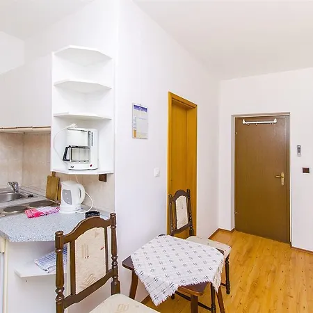 And Iva Apartman