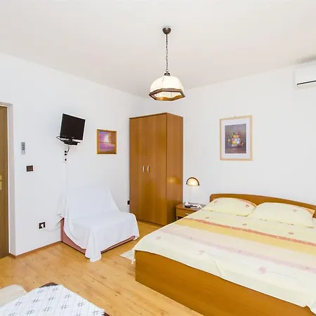 And Iva Apartman Trogir
