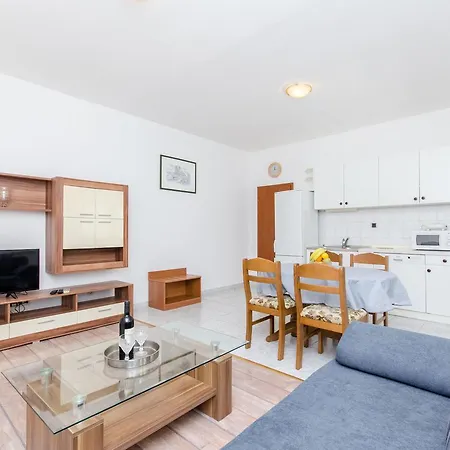 And Iva Apartament *