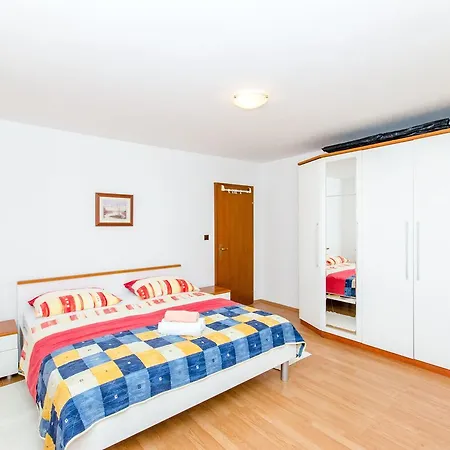Apartament And Iva Trogir