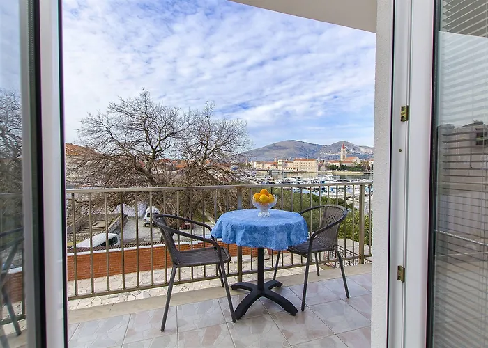 And Iva Apartman Trogir