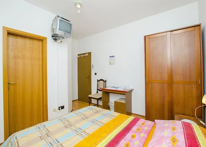 And Iva Apartman *