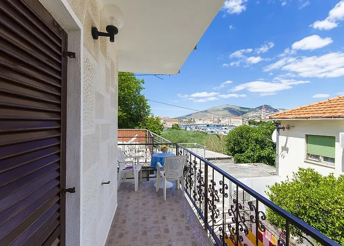 Apartman And Iva Trogir