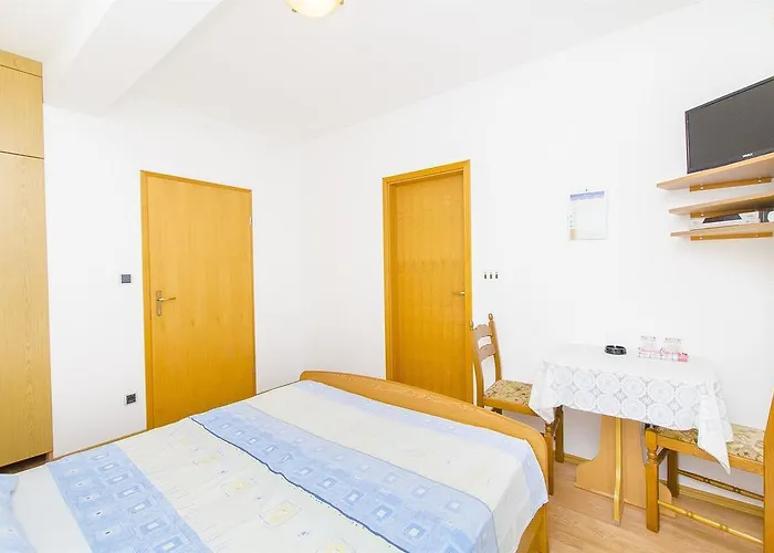 And Iva Apartman