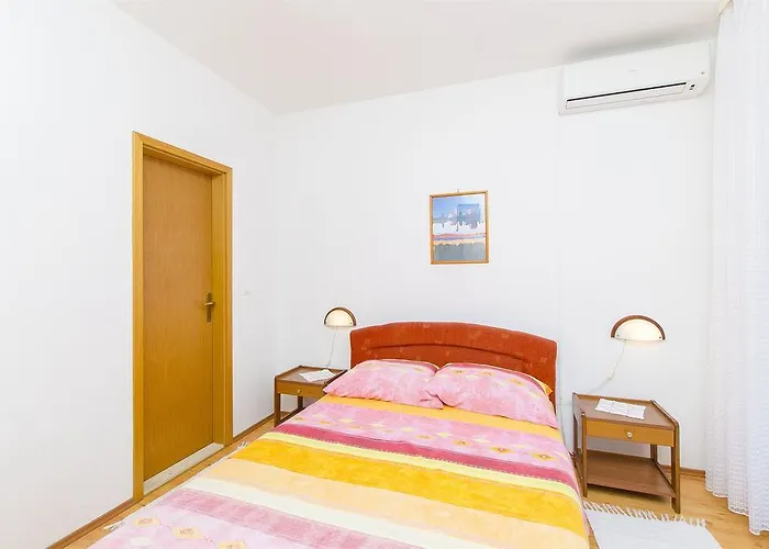 And Iva Apartman *