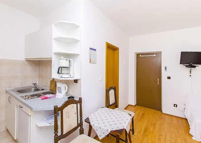 And Iva Apartman